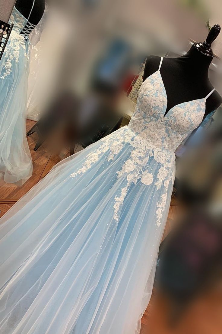 V-neck A-line Tulle/Lace Long Prom Dress