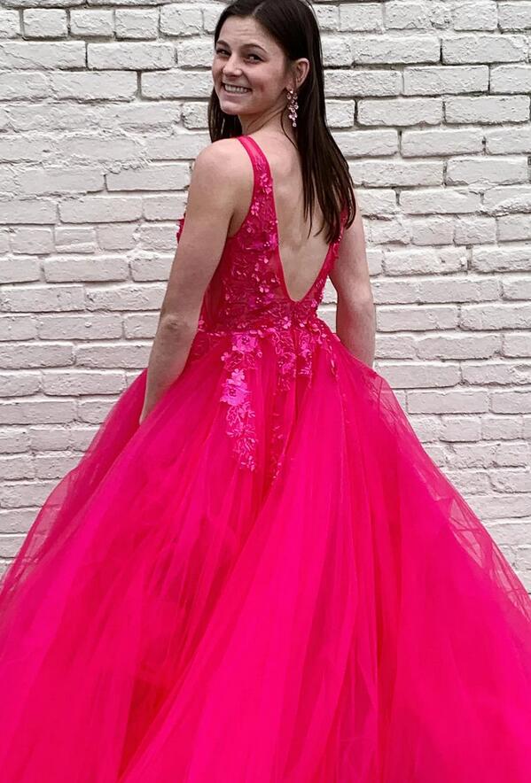 V-neck Tulle Long Prom Dresses with Appliques
