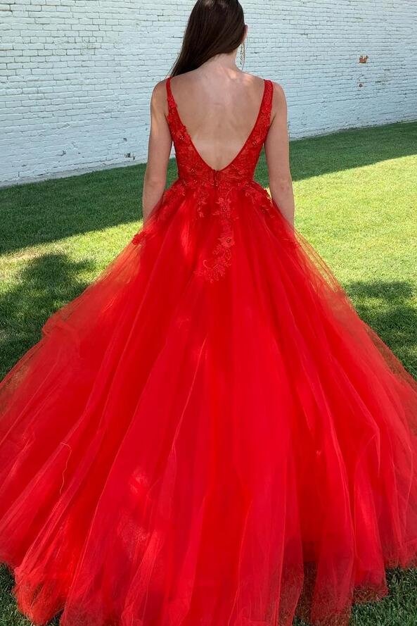 V-neck Tulle Long Prom Dresses with Appliques