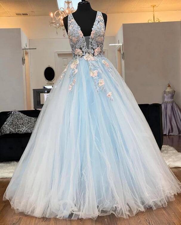 V-neck Open Back Tulle Long Prom Dress with Appliques