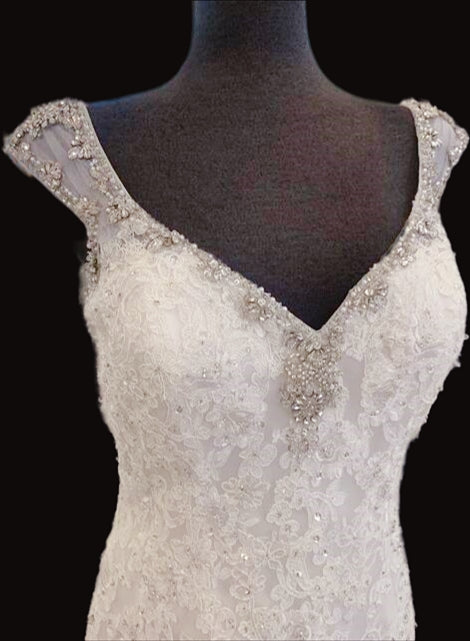 Open Back Mermaid Lace Wedding Dress with Beading