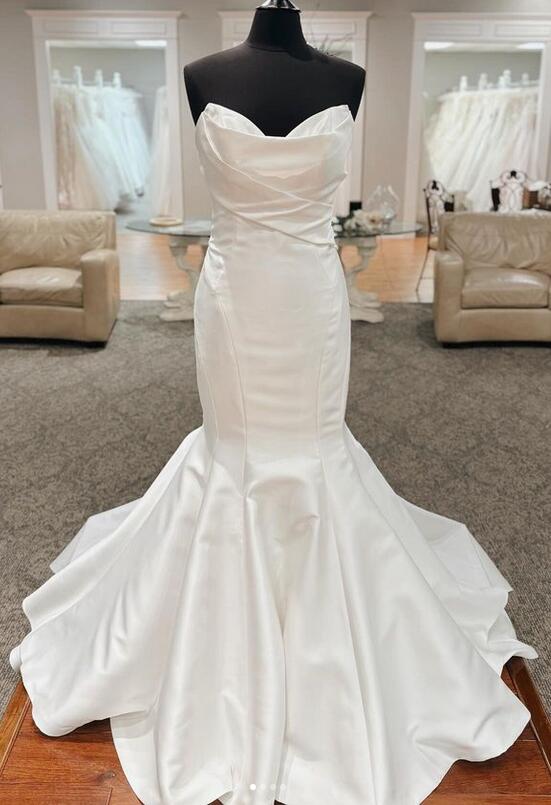 Strapless Open Back Mermaid Wedding Dress