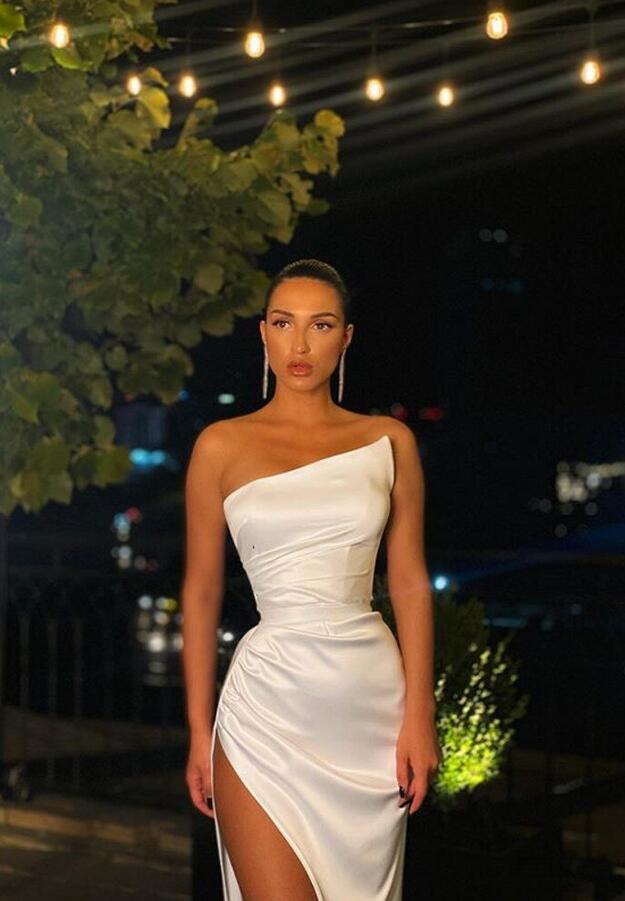 Sheath/Column Strapless Ruched Satin Sleeveless Sweep/Brush Train Long Prom Dresses