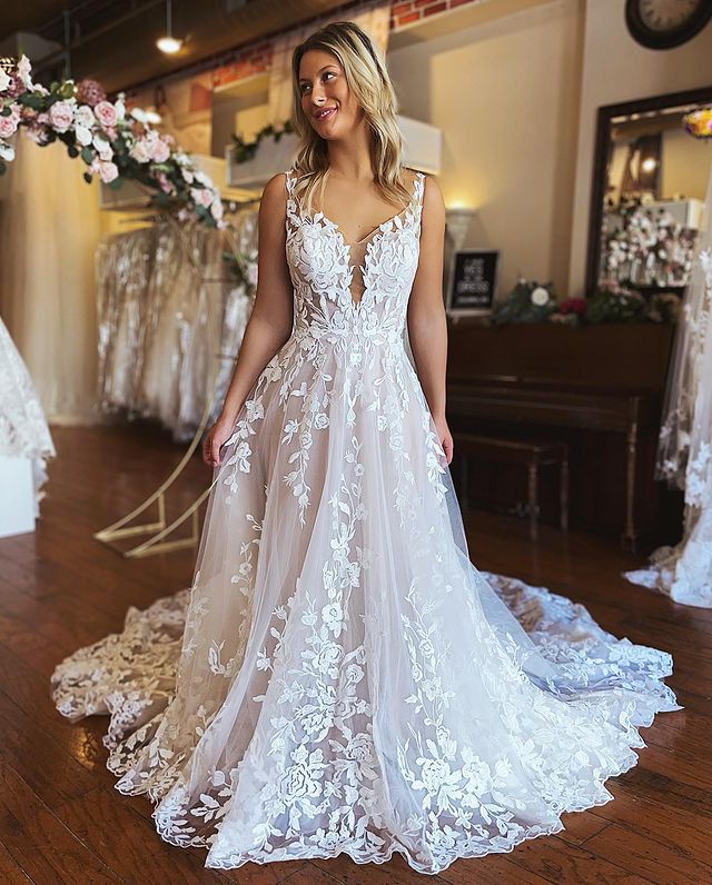 Lace Wedding Dress ,Dresses For Wedding,Bridal Gown,Bride Dress,Dresses For Brides