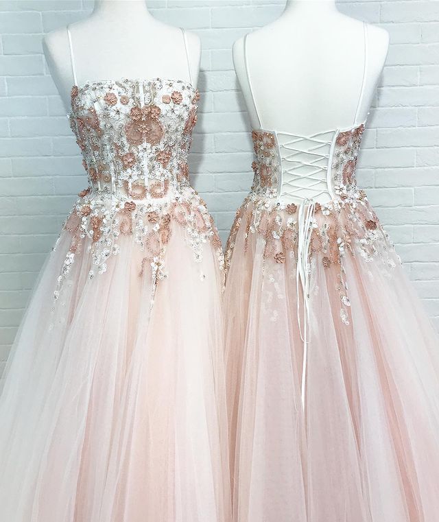 Ball Gown Tulle Long Prom Dresses with Appliques and Beading