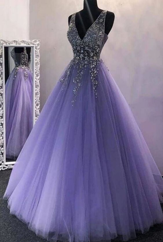 V-neck Tulle Prom Dresses Long with Beading