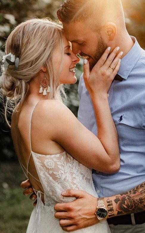 V-neck Sleeveless Sweep/Brush Train A-line Beach Wedding Dresses DT1440