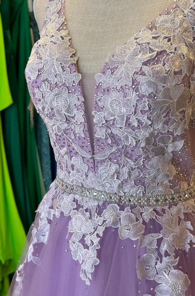 Lilac Sleeveless Plunging V Neck Tulle Long Prom Dress