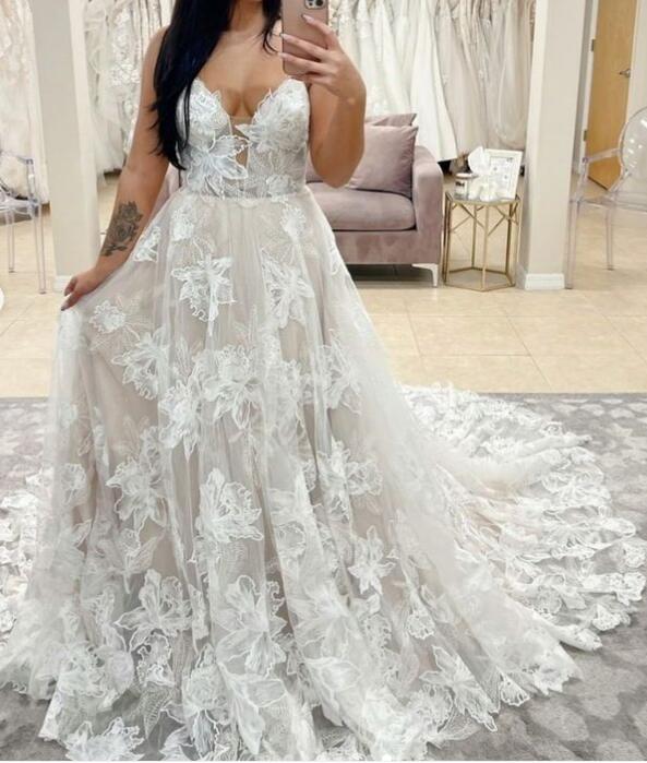 V-neck A-line Tulle/Lace Wedding Dresses DT1574