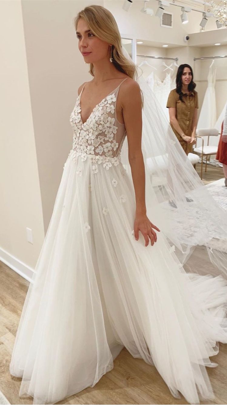 Sexy Boho Wedding Dresses Deep V Neckline Beach Wedding Dress For Brides