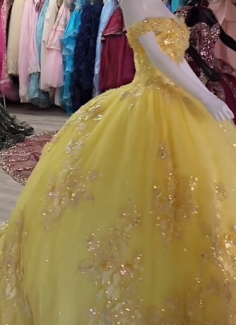 Ball Gowns Light Yellow 15 Dress Yellow Princess Quinceanera Dress