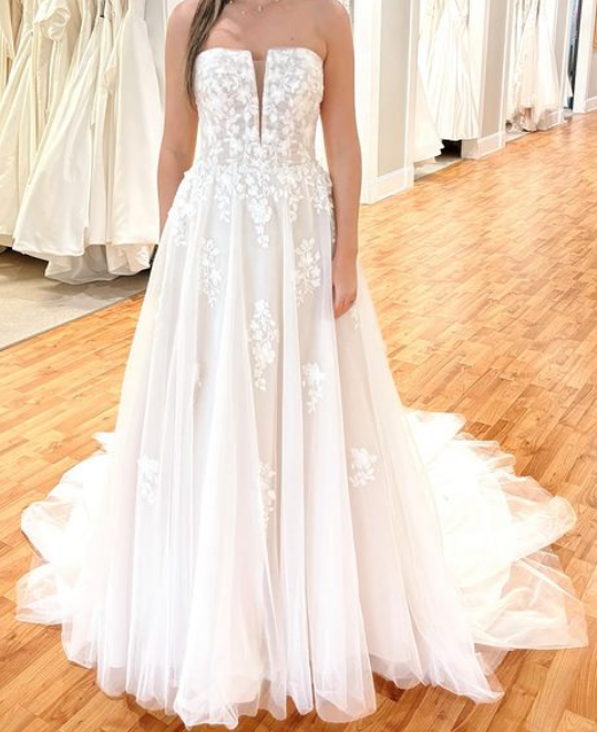 Strapless A-line Tulle/Lace Wedding Dress