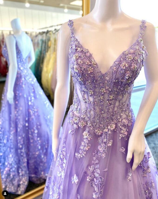 V-neck Tulle/Lace Long Prom Dress