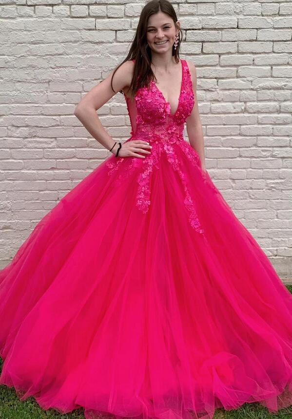 V-neck Tulle Long Prom Dresses with Appliques