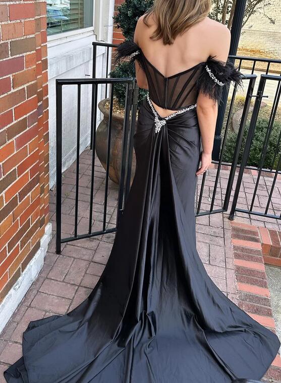 Black Off the Shoulder Long Prom Dresses with Beading