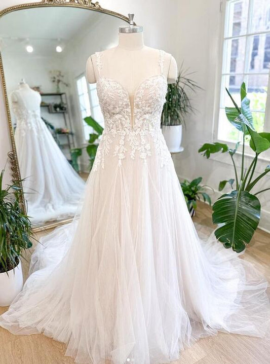 Straps Tulle A-line Wedding Dress with Appliques