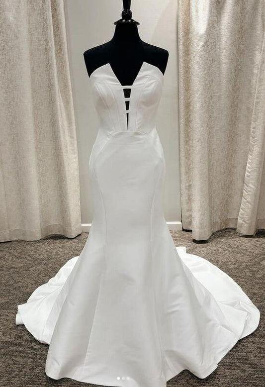 Strapless Open Back Mermaid Wedding Dress