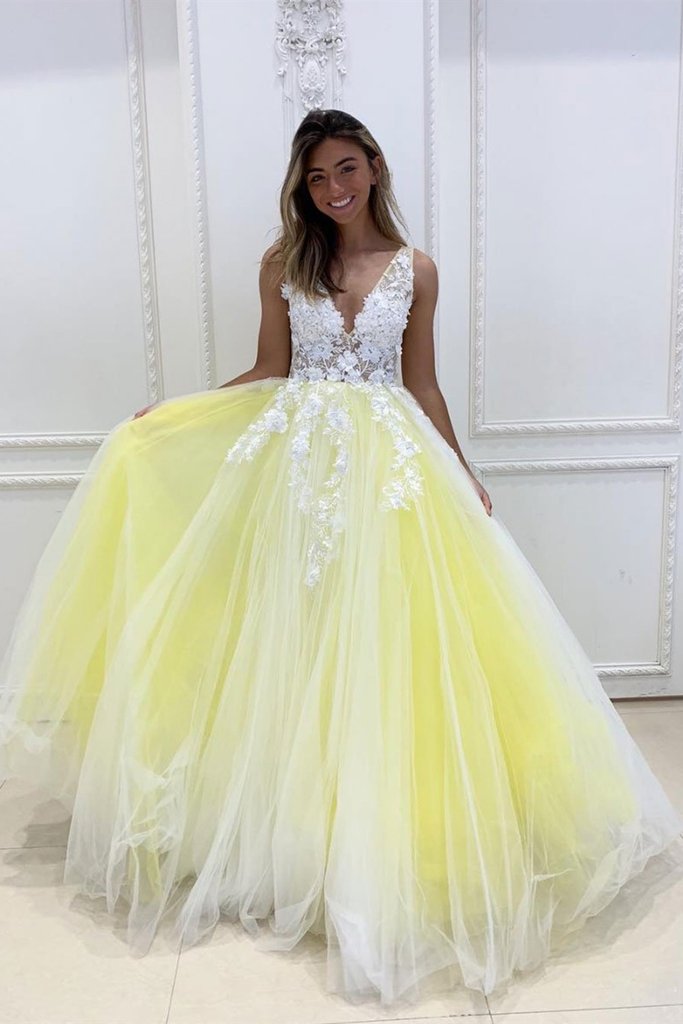V-neck Ball Gown Prom Dress In Tulle and Lace
