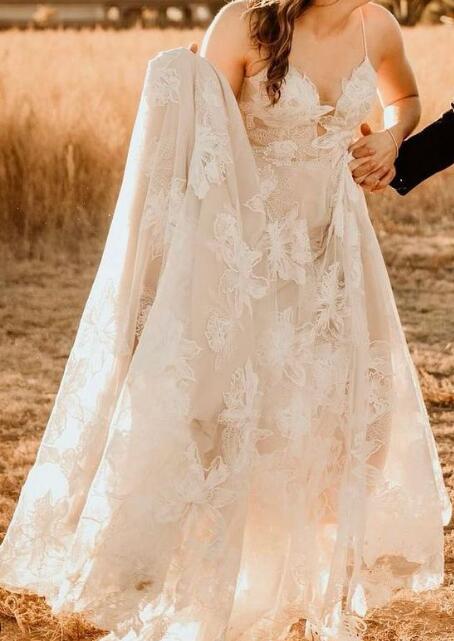 V-neck A-line Tulle/Lace Wedding Dresses  DT1574