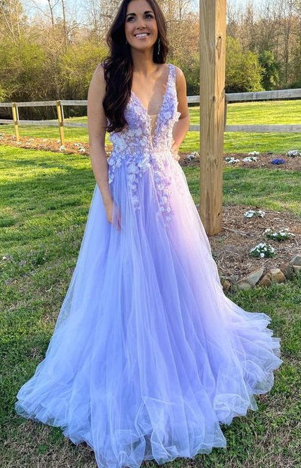 V-neck Tulle/Lace Long Prom Dresses